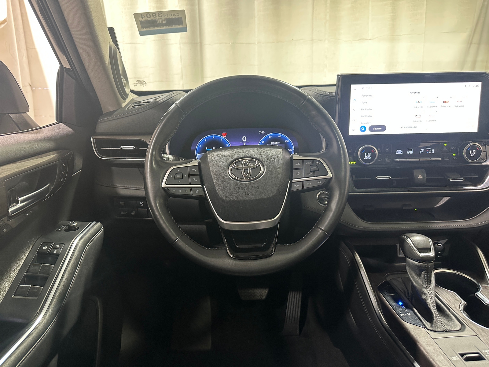 Thumbnail: 2023 Toyota Highlander - 4