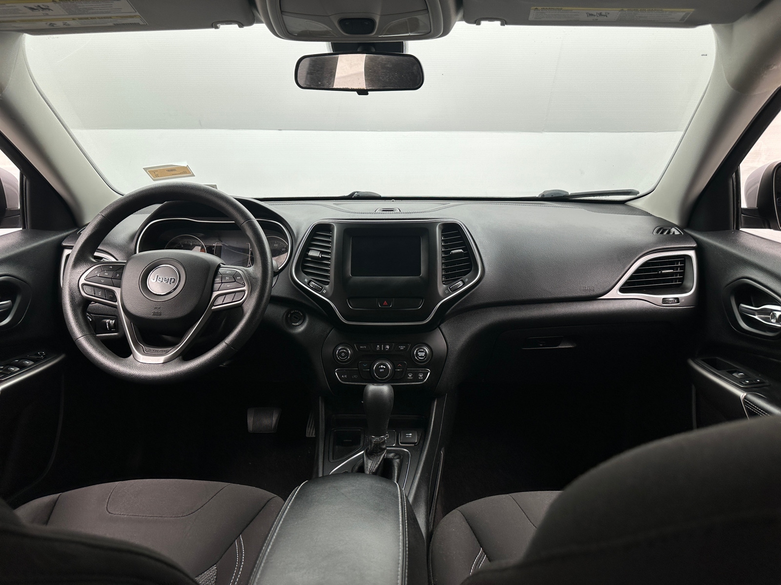 Thumbnail: 2019 Jeep Cherokee - 3