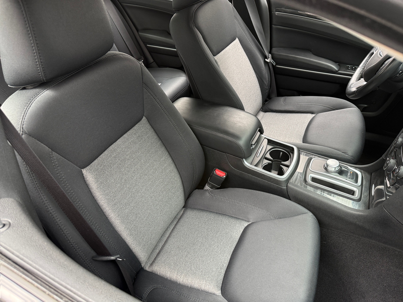 Thumbnail: 2019 Chrysler 300 - 2