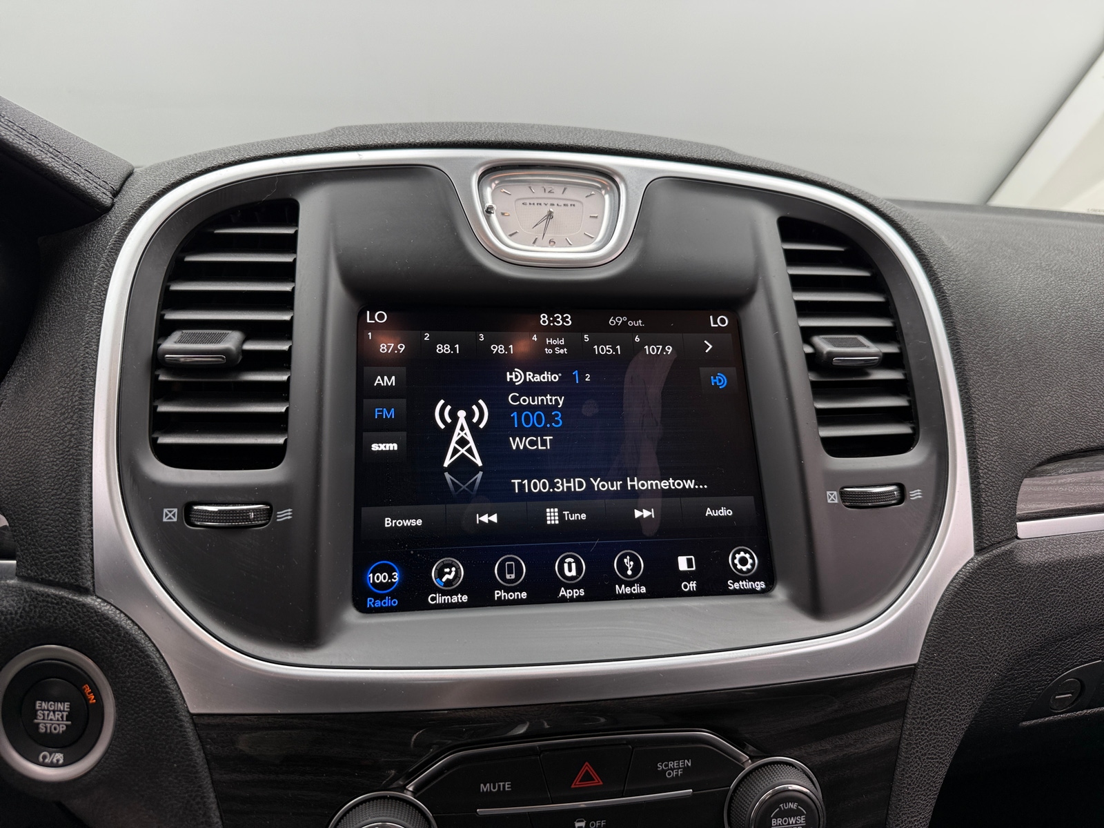 Thumbnail: 2019 Chrysler 300 - 4