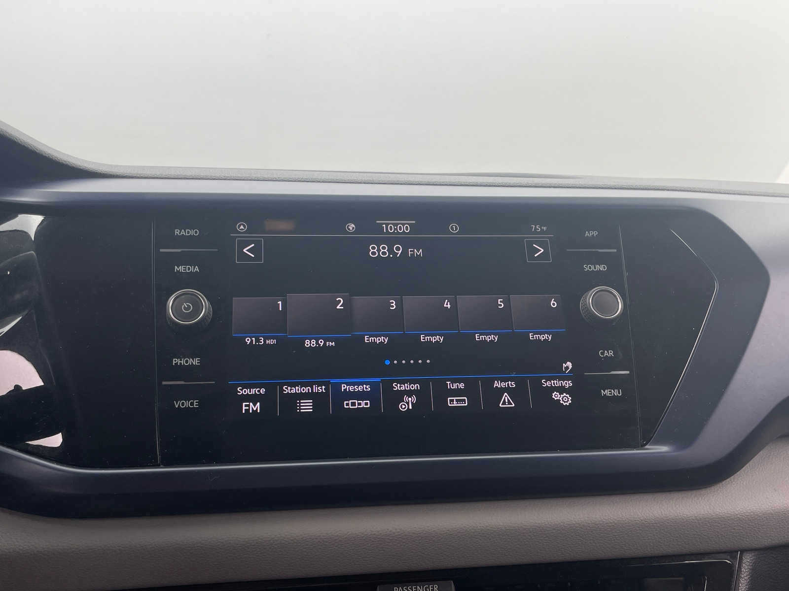 Thumbnail: 2023 Volkswagen Taos - 4