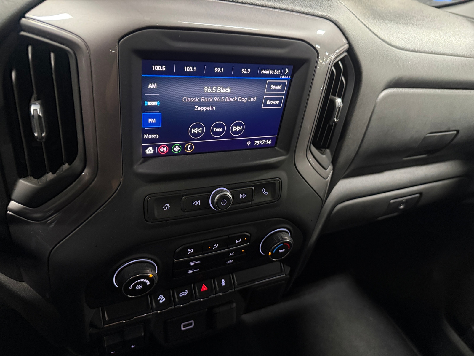 Thumbnail: 2020 Chevrolet Silverado 1500 - 4