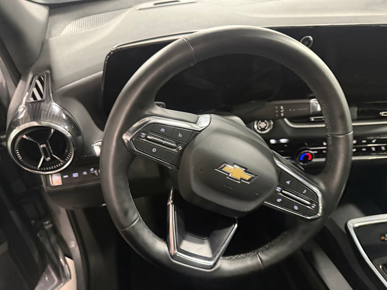 Thumbnail: 2026 Chevrolet Equinox - 4