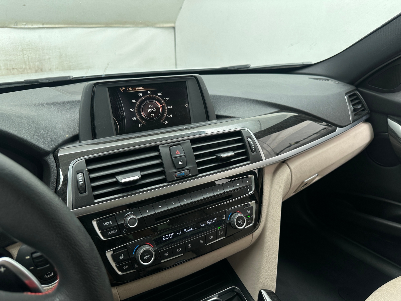Thumbnail: 2016 BMW 3 Series - 3