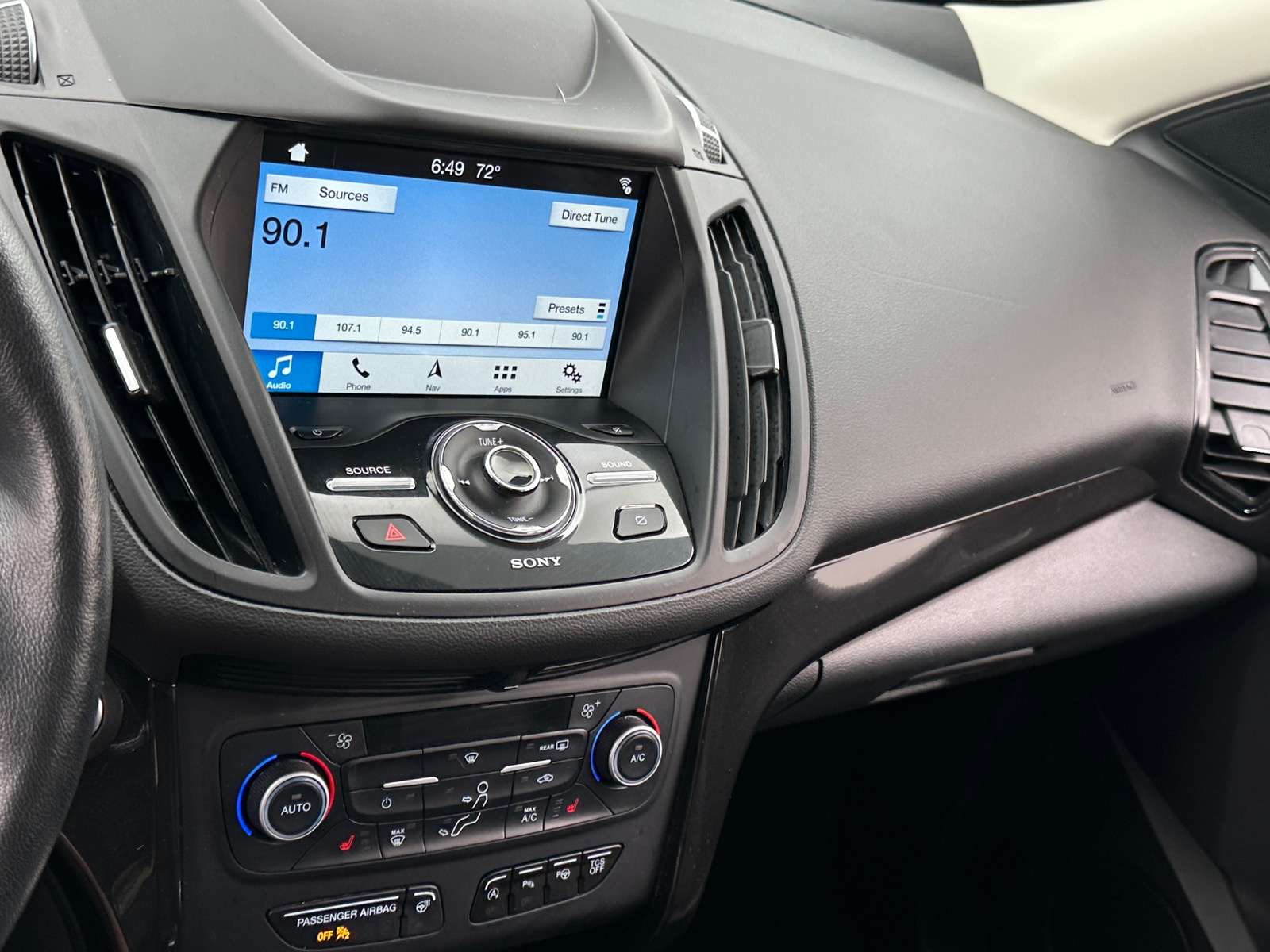 Thumbnail: 2019 Ford Escape - 3