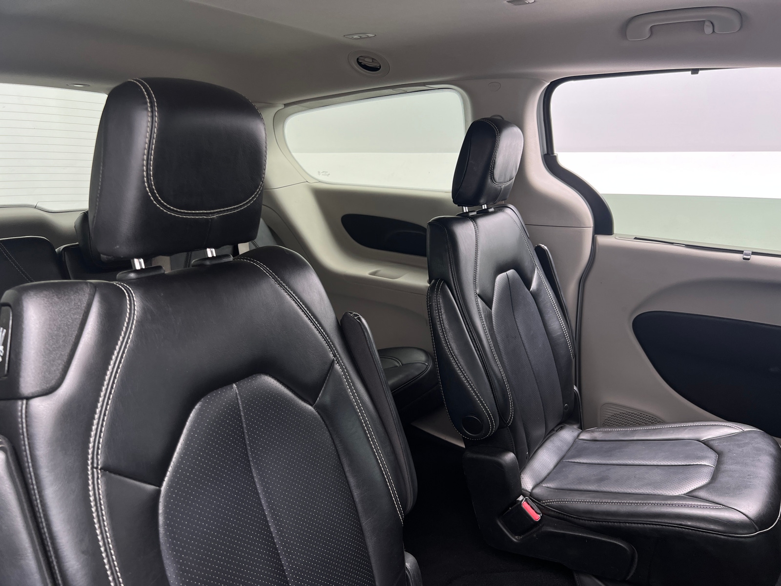 Thumbnail: 2023 Chrysler Pacifica - 5