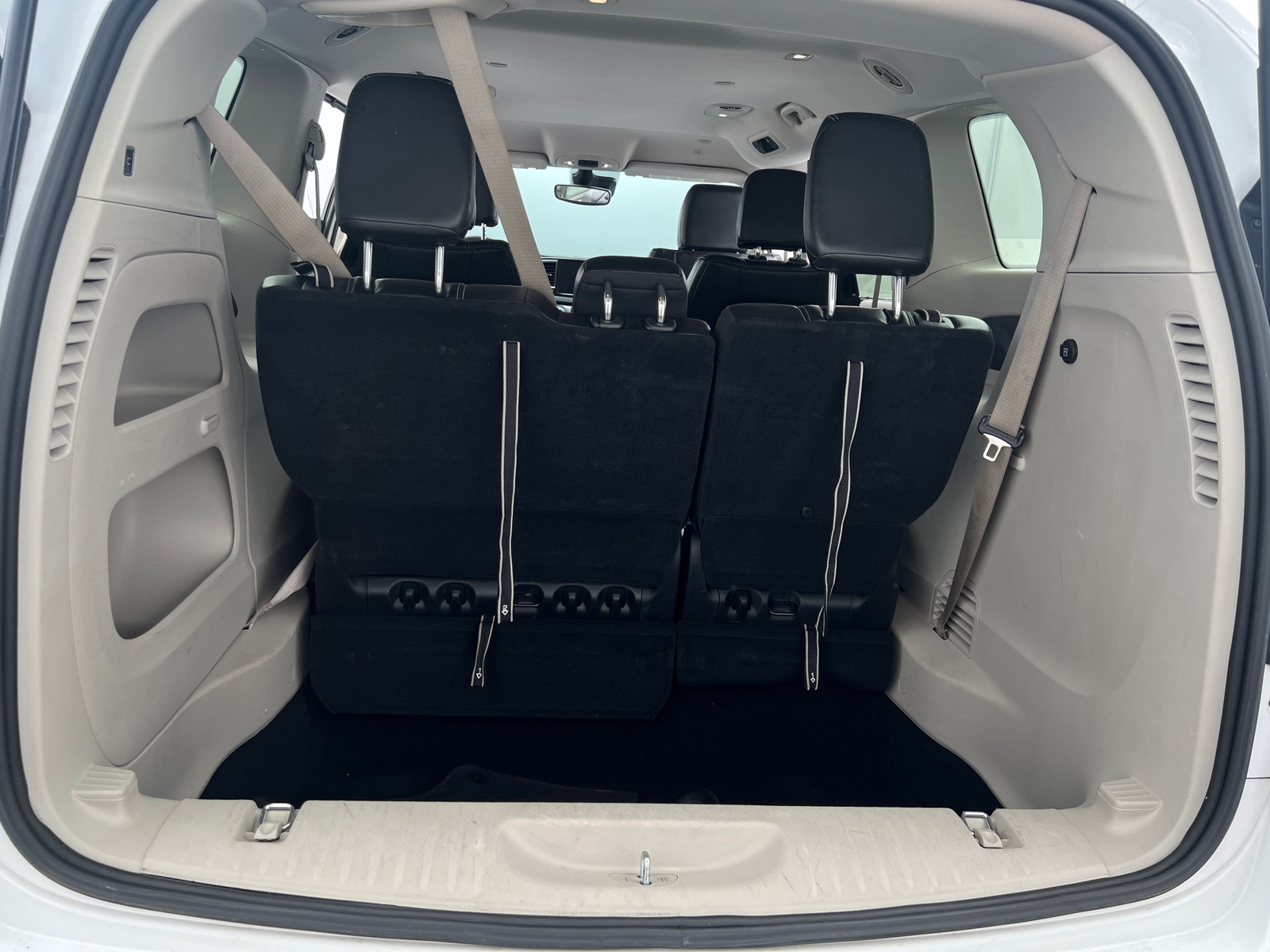 Thumbnail: 2023 Chrysler Pacifica - 6