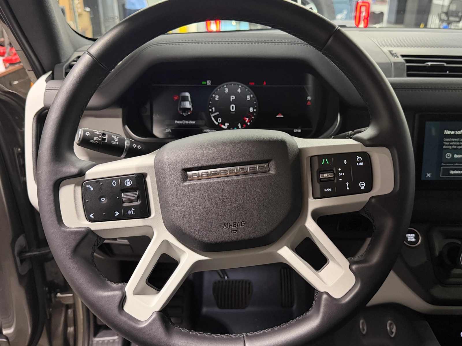 Thumbnail: 2024 Land Rover Defender - 4