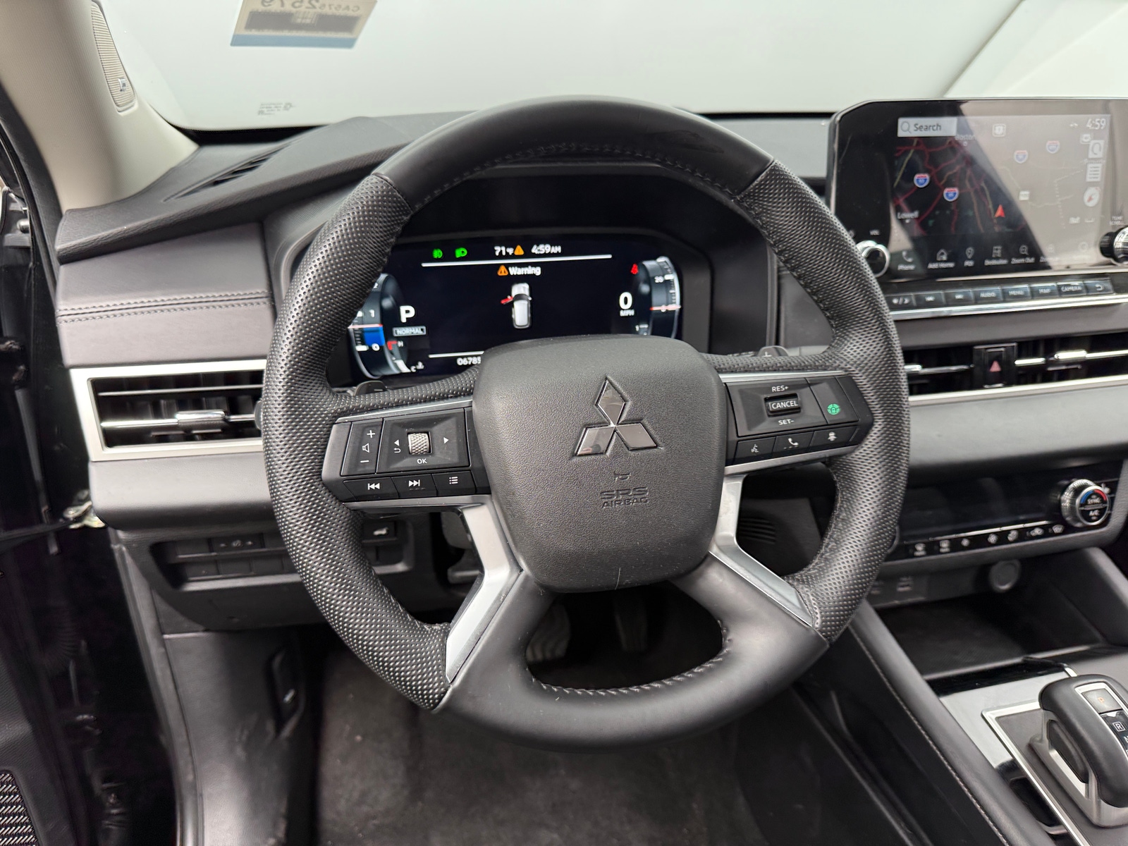 Thumbnail: 2023 Mitsubishi Outlander - 4