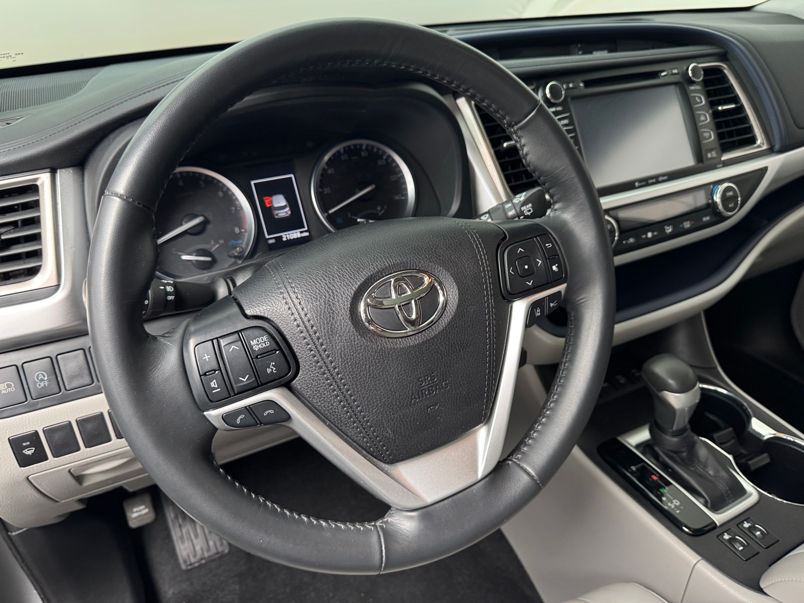Thumbnail: 2019 Toyota Highlander - 4