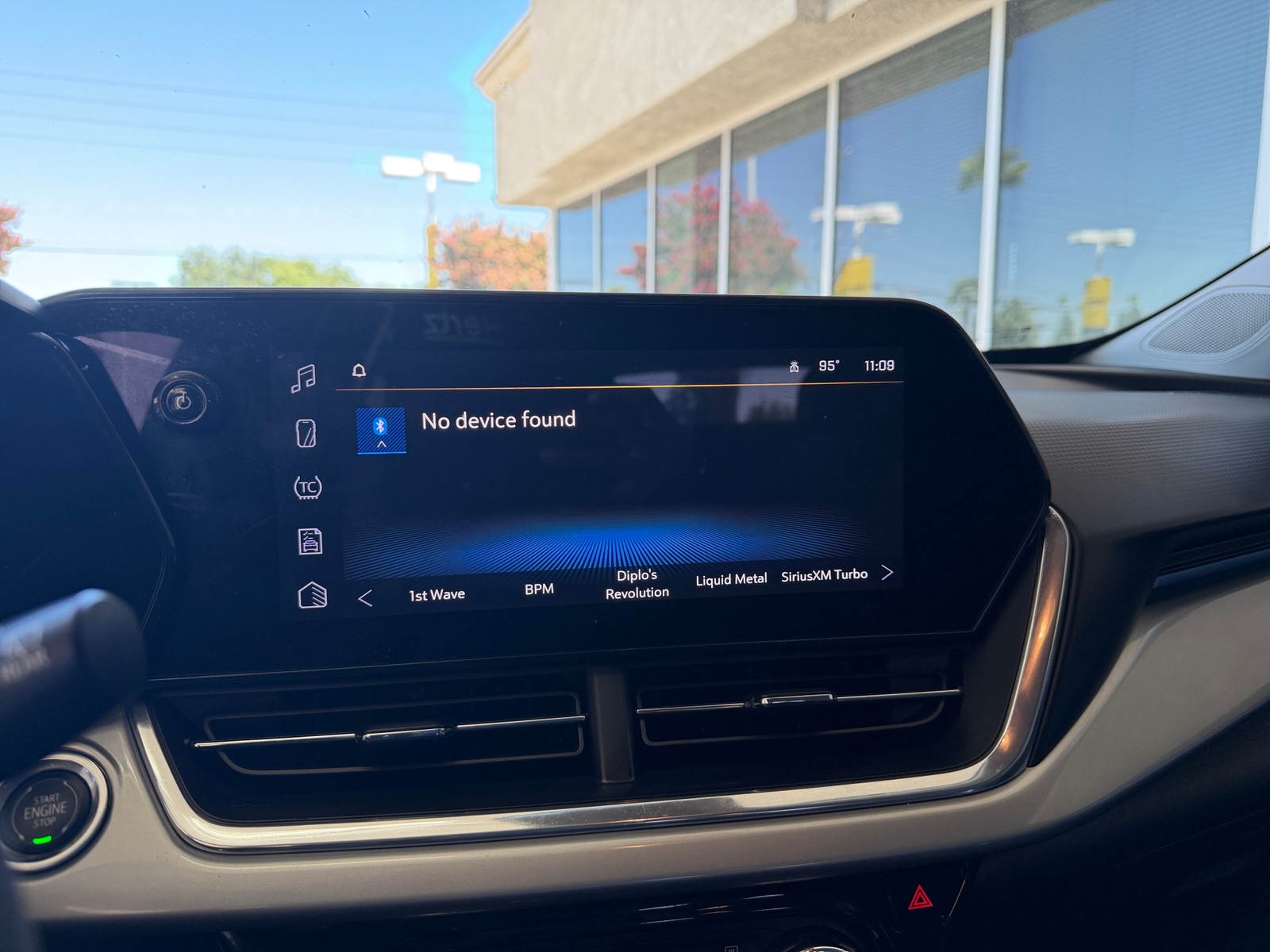 Thumbnail: 2025 Chevrolet Trax - 4
