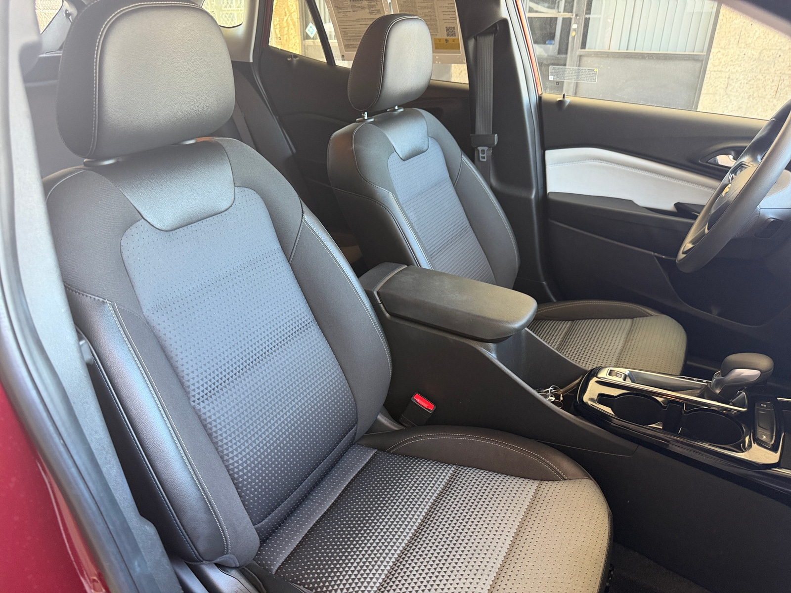 Thumbnail: 2025 Chevrolet Trax - 2