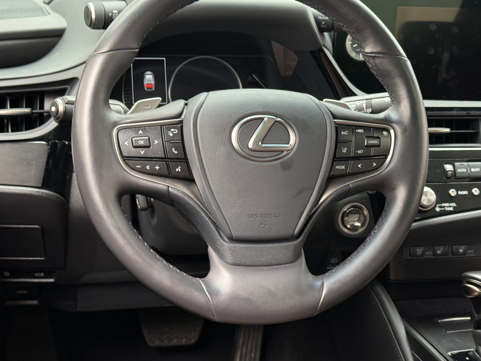 Thumbnail: 2024 Lexus ES - 4
