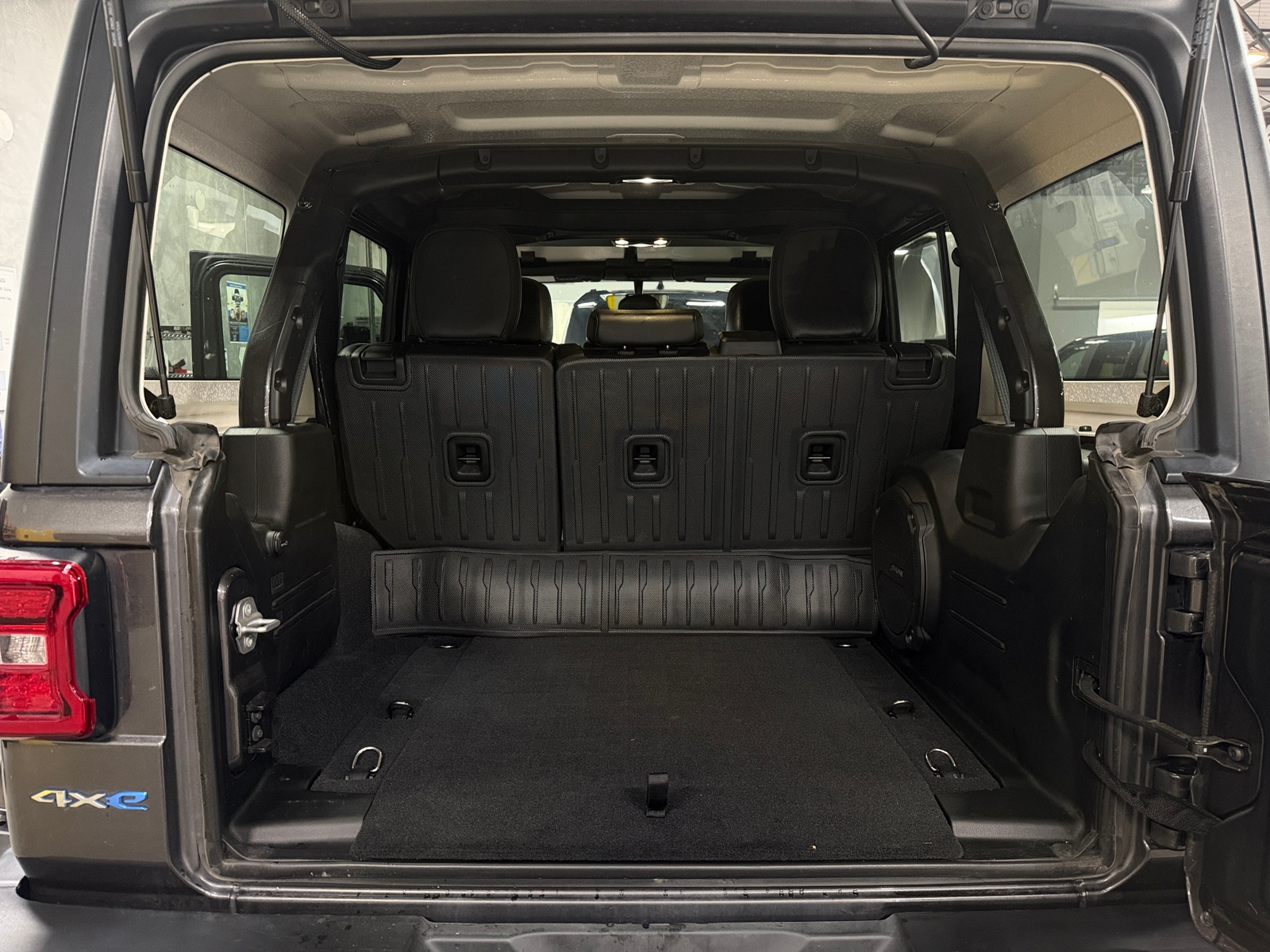 Thumbnail: 2021 Jeep Wrangler - 6