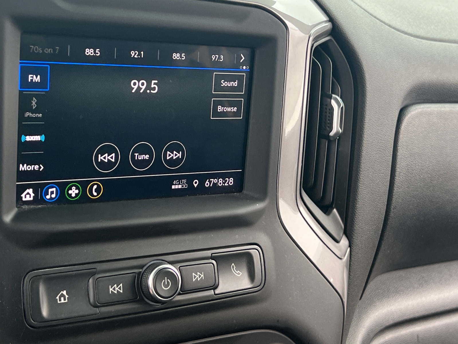 Thumbnail: 2021 Chevrolet Silverado 1500 - 4