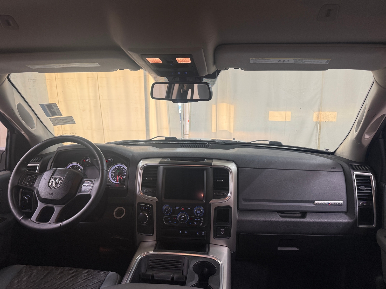 Thumbnail: 2019 RAM 1500 Classic - 3