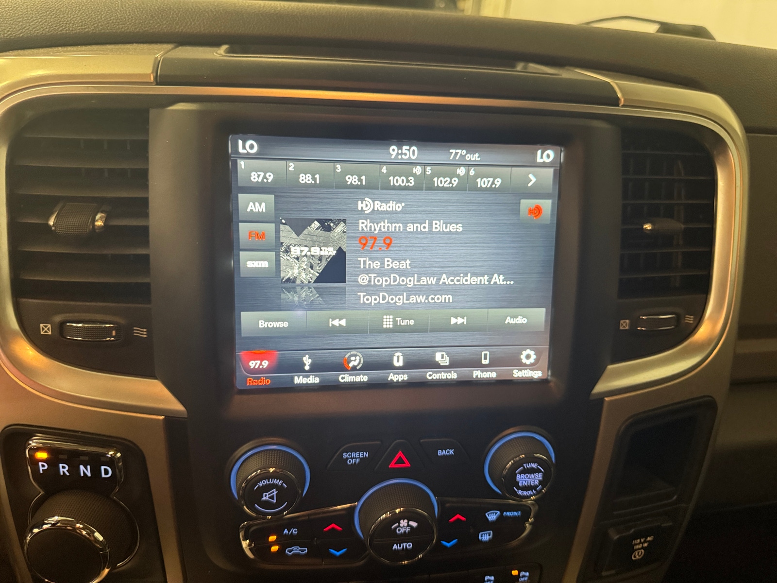 Thumbnail: 2019 RAM 1500 Classic - 4
