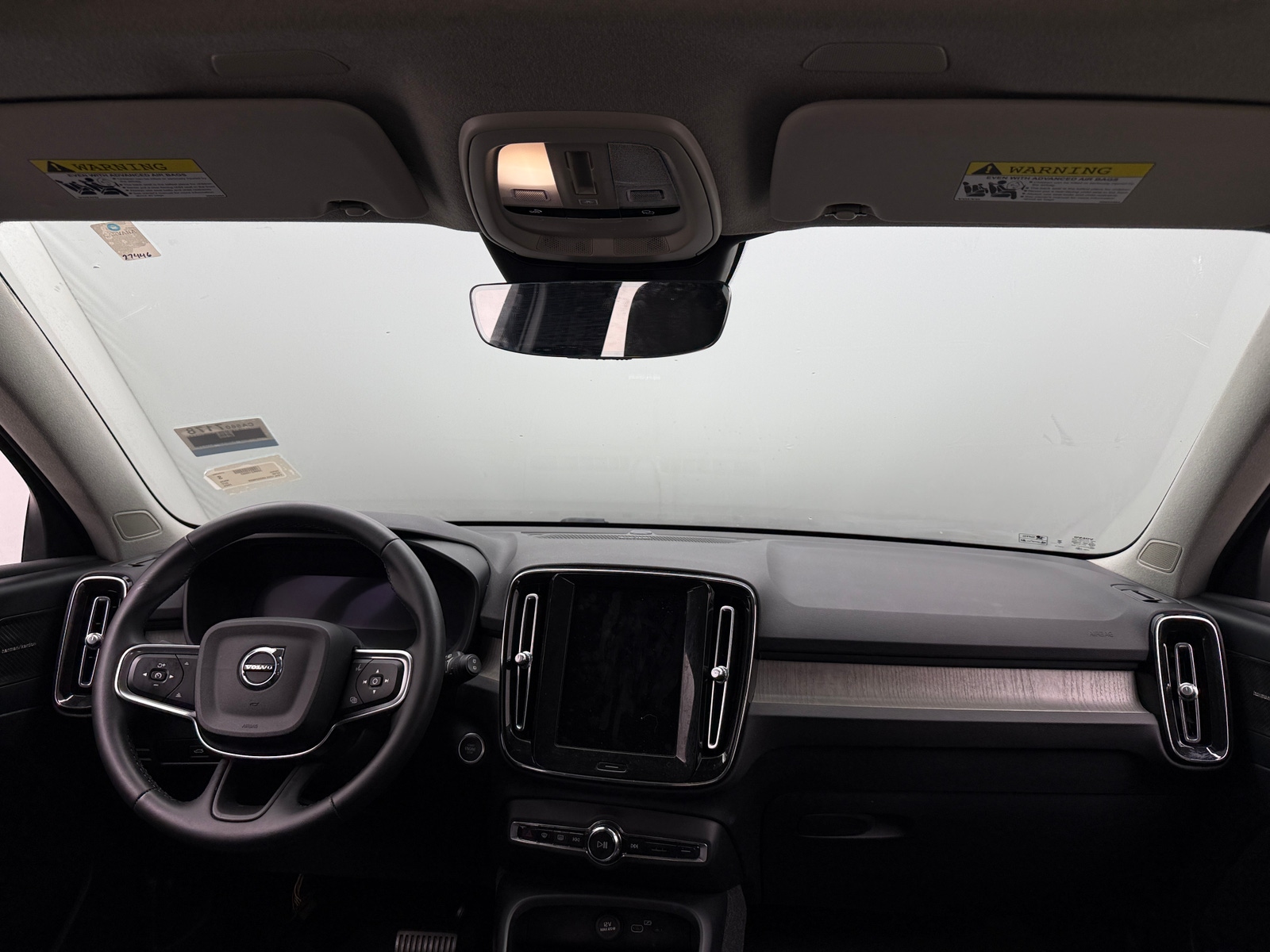 Thumbnail: 2024 Volvo XC40 - 2