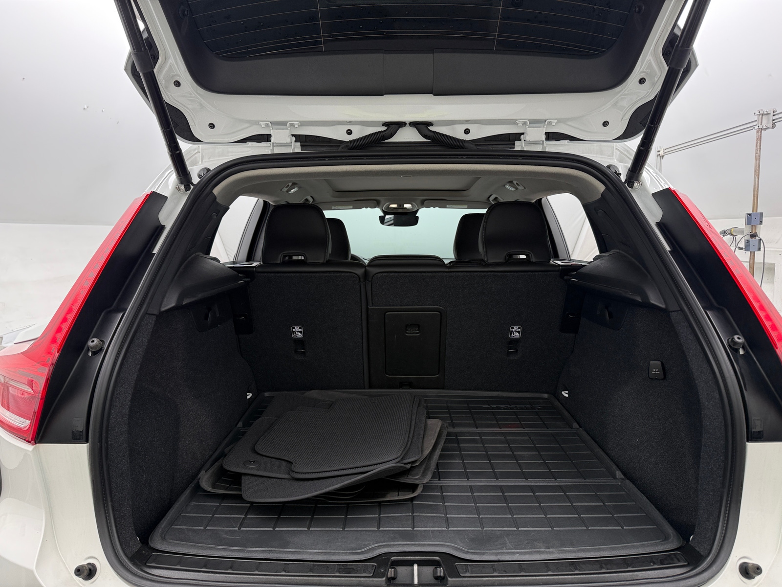 Thumbnail: 2024 Volvo XC40 - 6