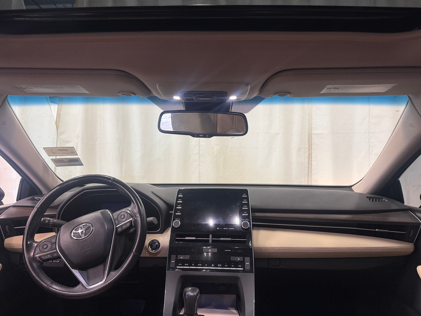 Thumbnail: 2019 Toyota Avalon - 3