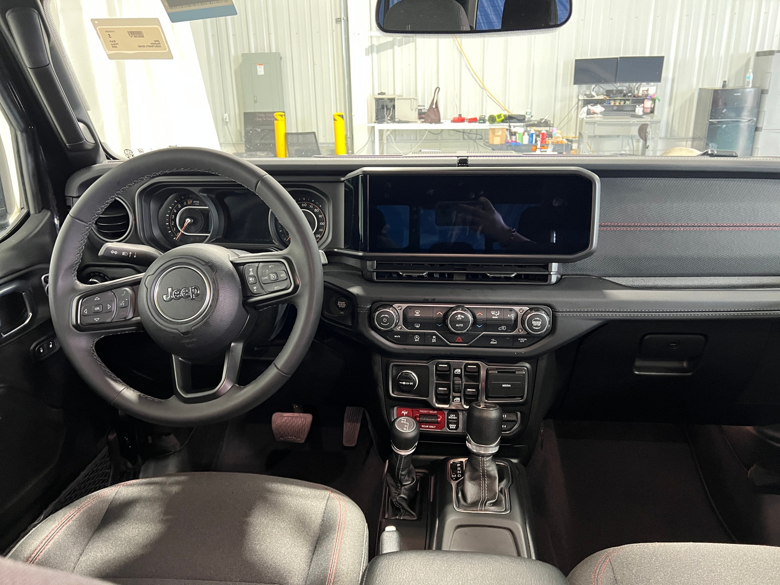Thumbnail: 2026 Jeep Gladiator - 3