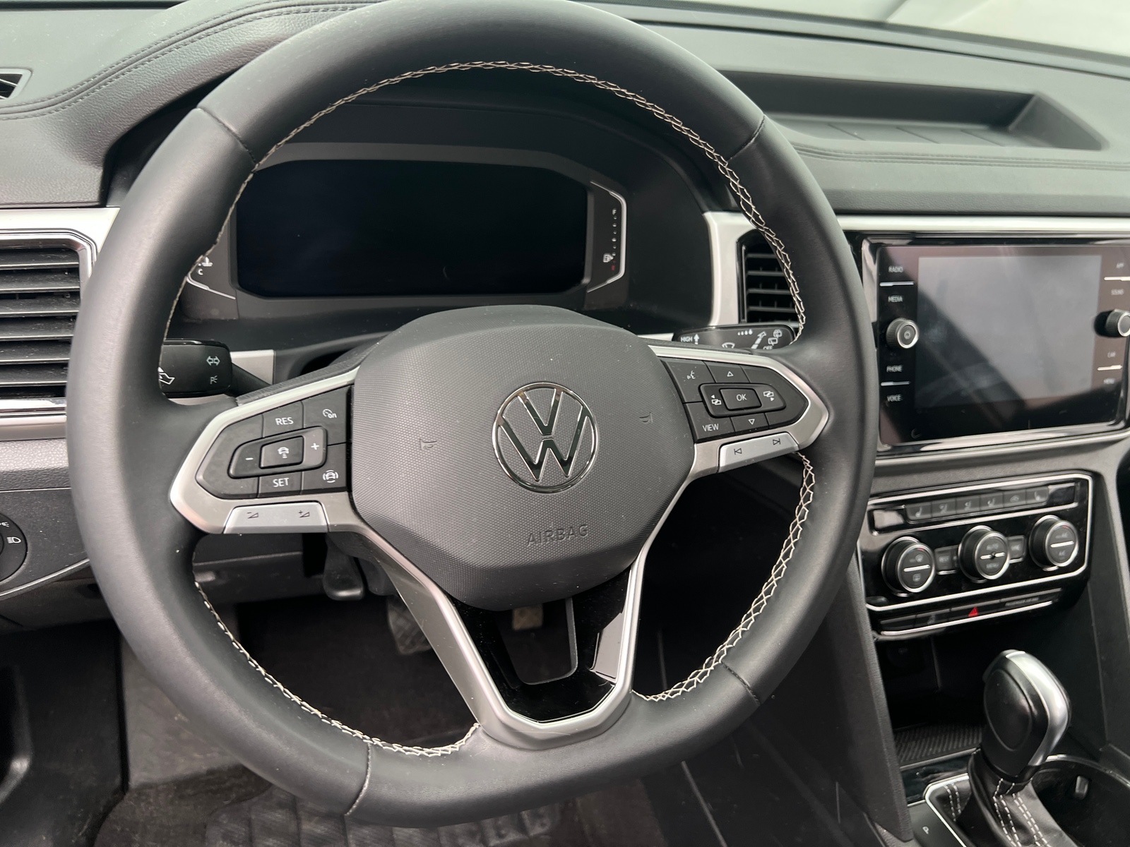 Thumbnail: 2023 Volkswagen Atlas - 4