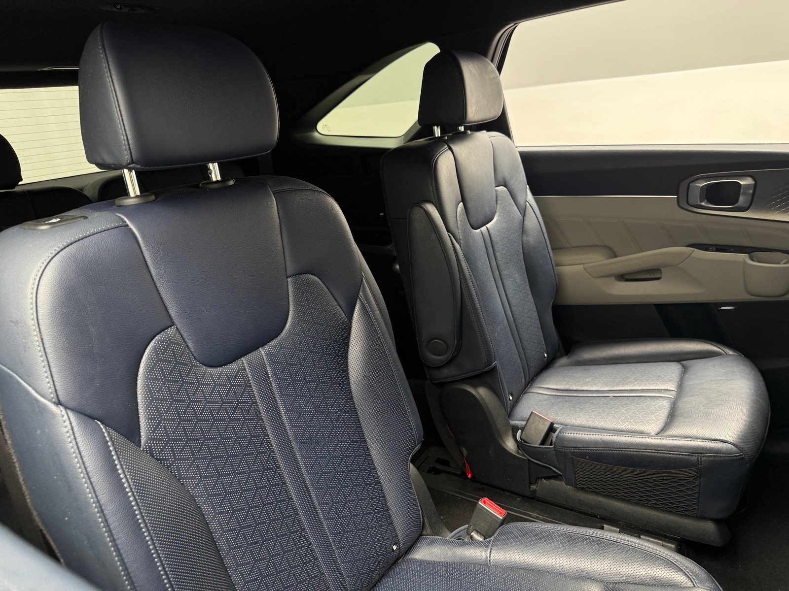 Thumbnail: 2022 Kia Sorento - 5