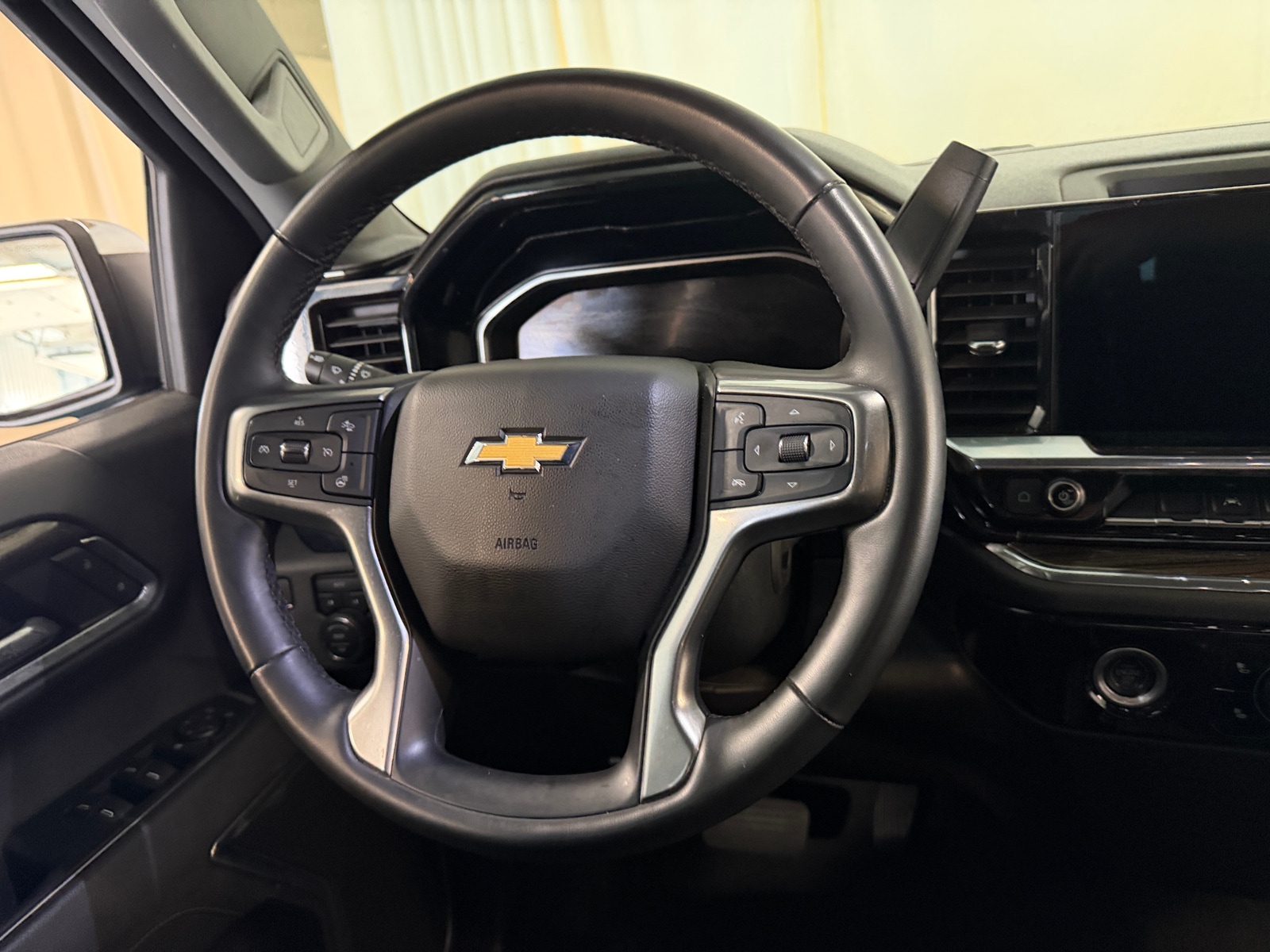 Thumbnail: 2023 Chevrolet Silverado 1500 - 5