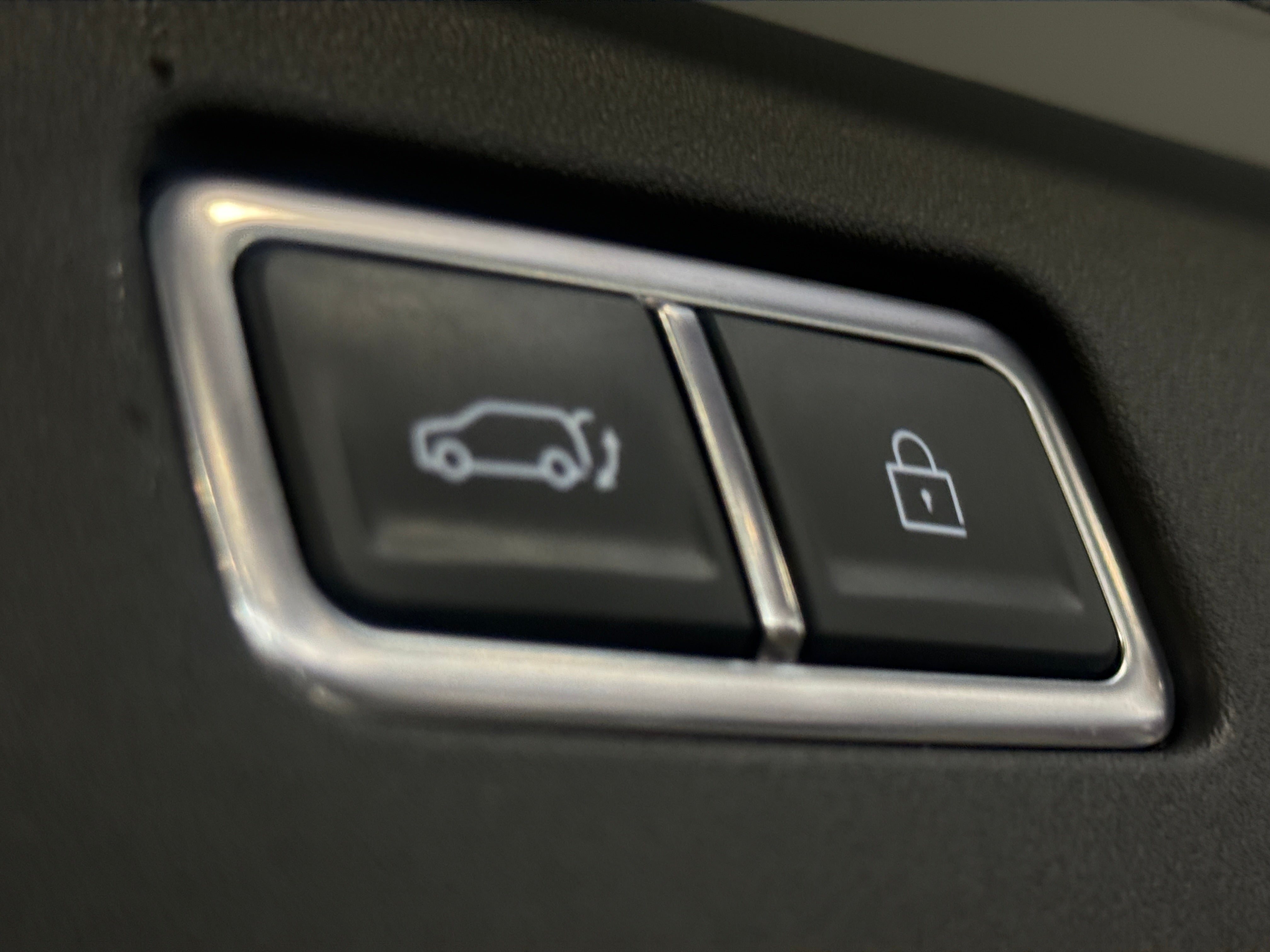 Used 2024 Kia EV9 GT-Line with VIN KNDAEFS57R6030799 for sale in Oak Creek, WI