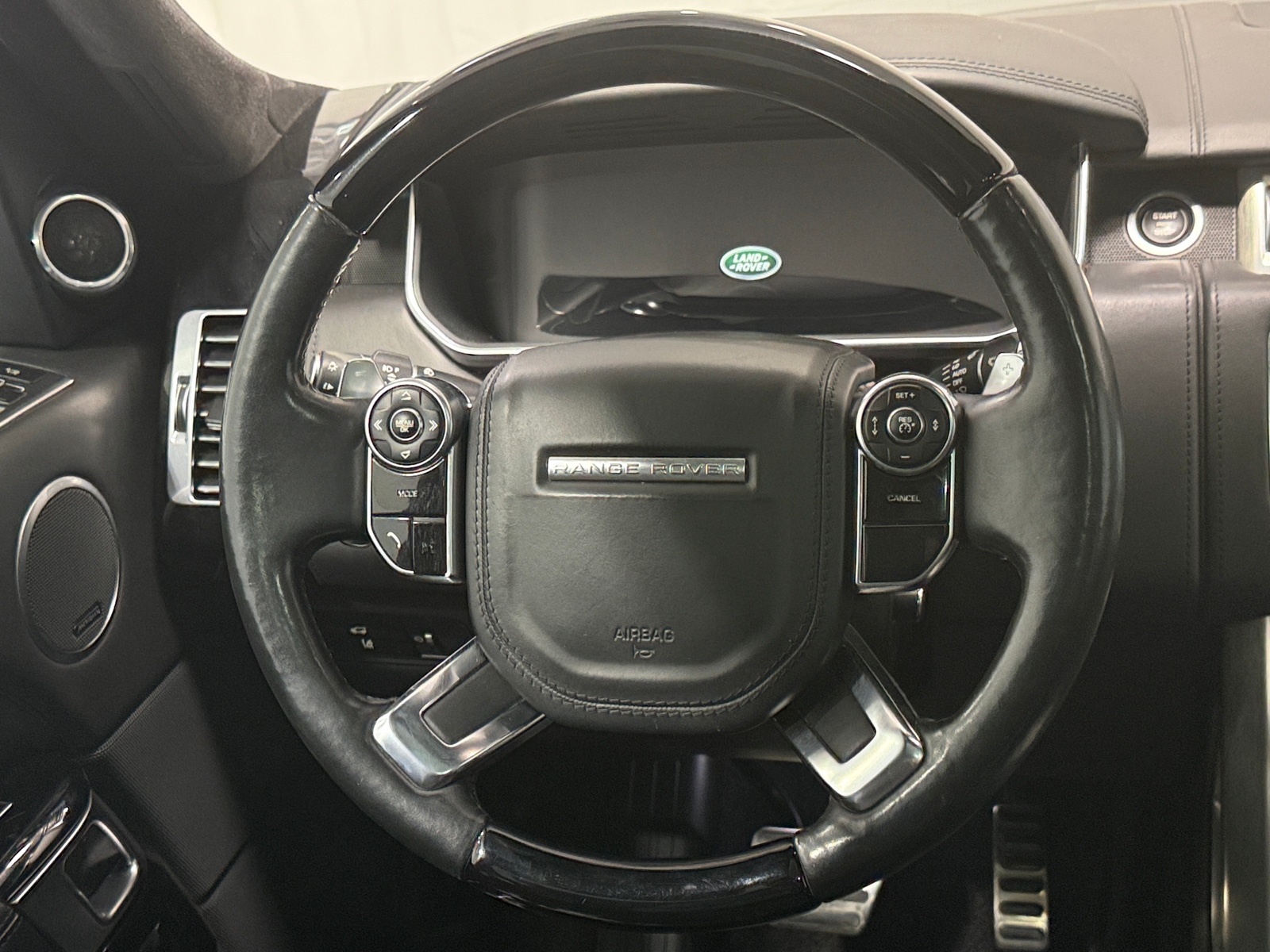 Thumbnail: 2015 Land Rover Range Rover - 4