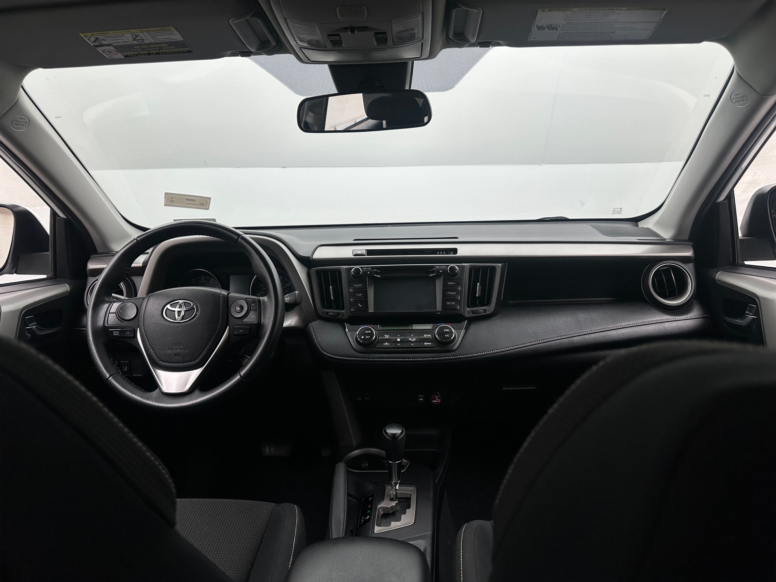 Thumbnail: 2018 Toyota RAV4 - 3