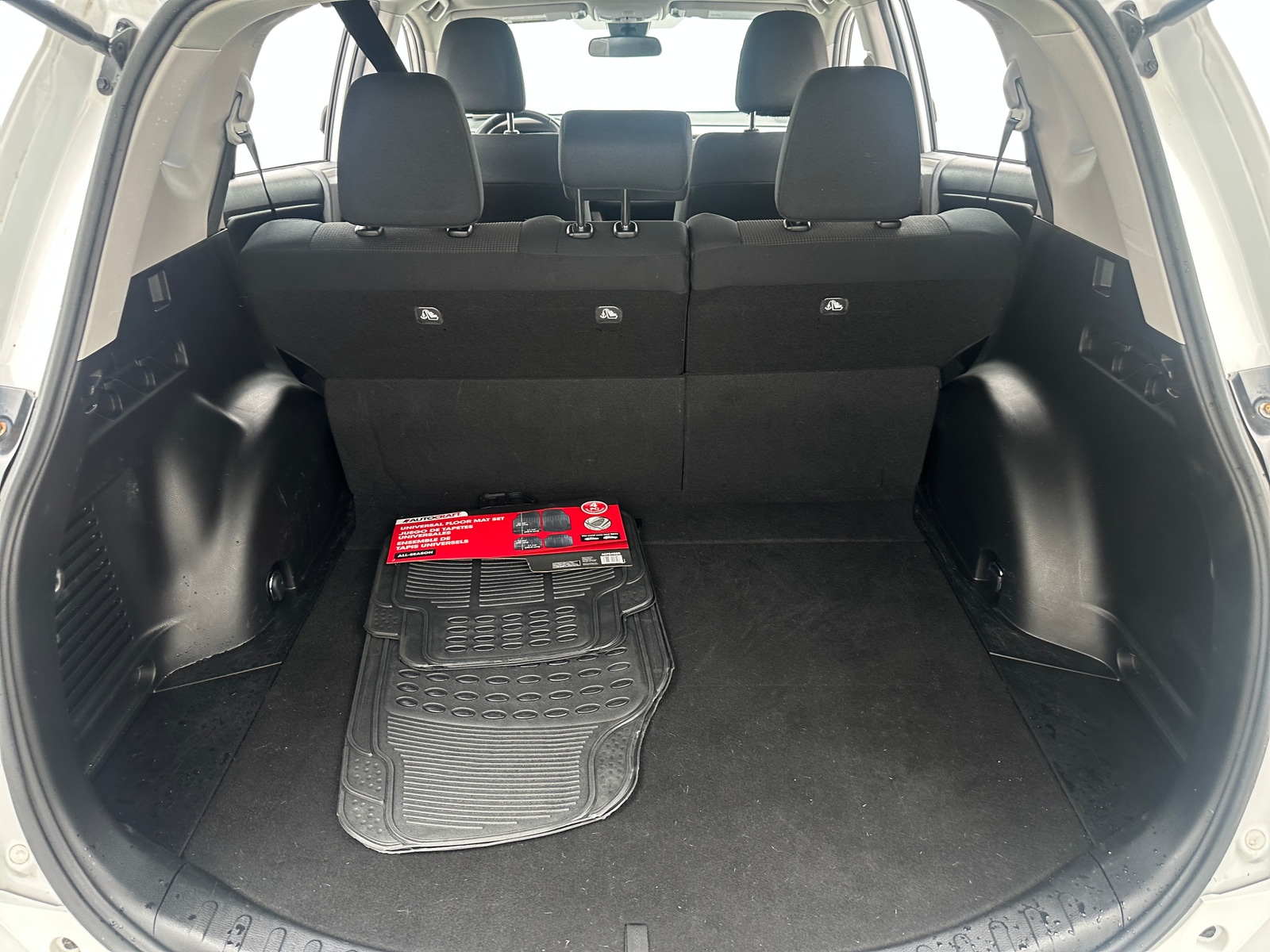 Thumbnail: 2018 Toyota RAV4 - 7