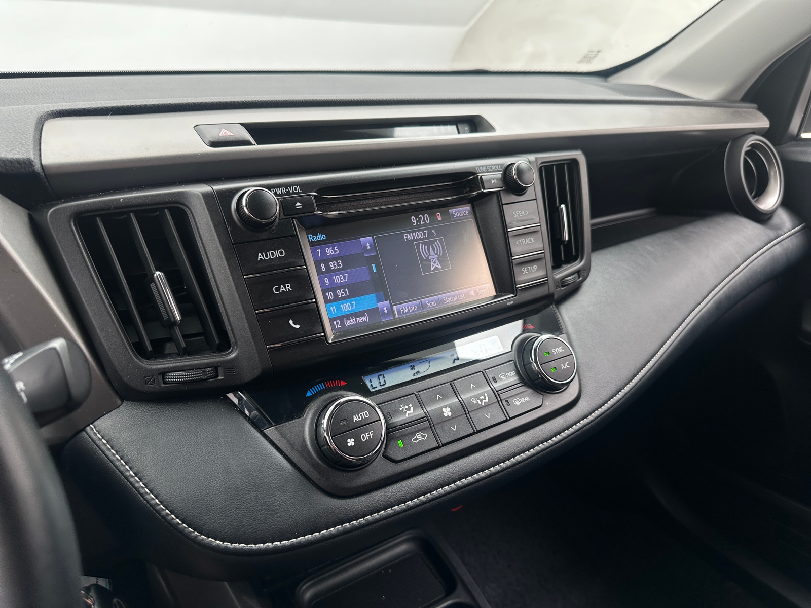 Thumbnail: 2018 Toyota RAV4 - 4
