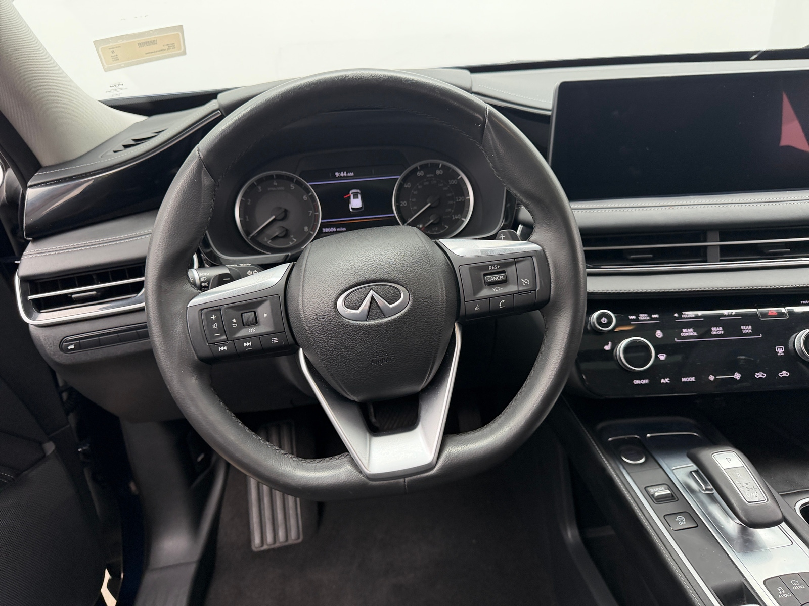 Thumbnail: 2023 INFINITI QX60 - 4
