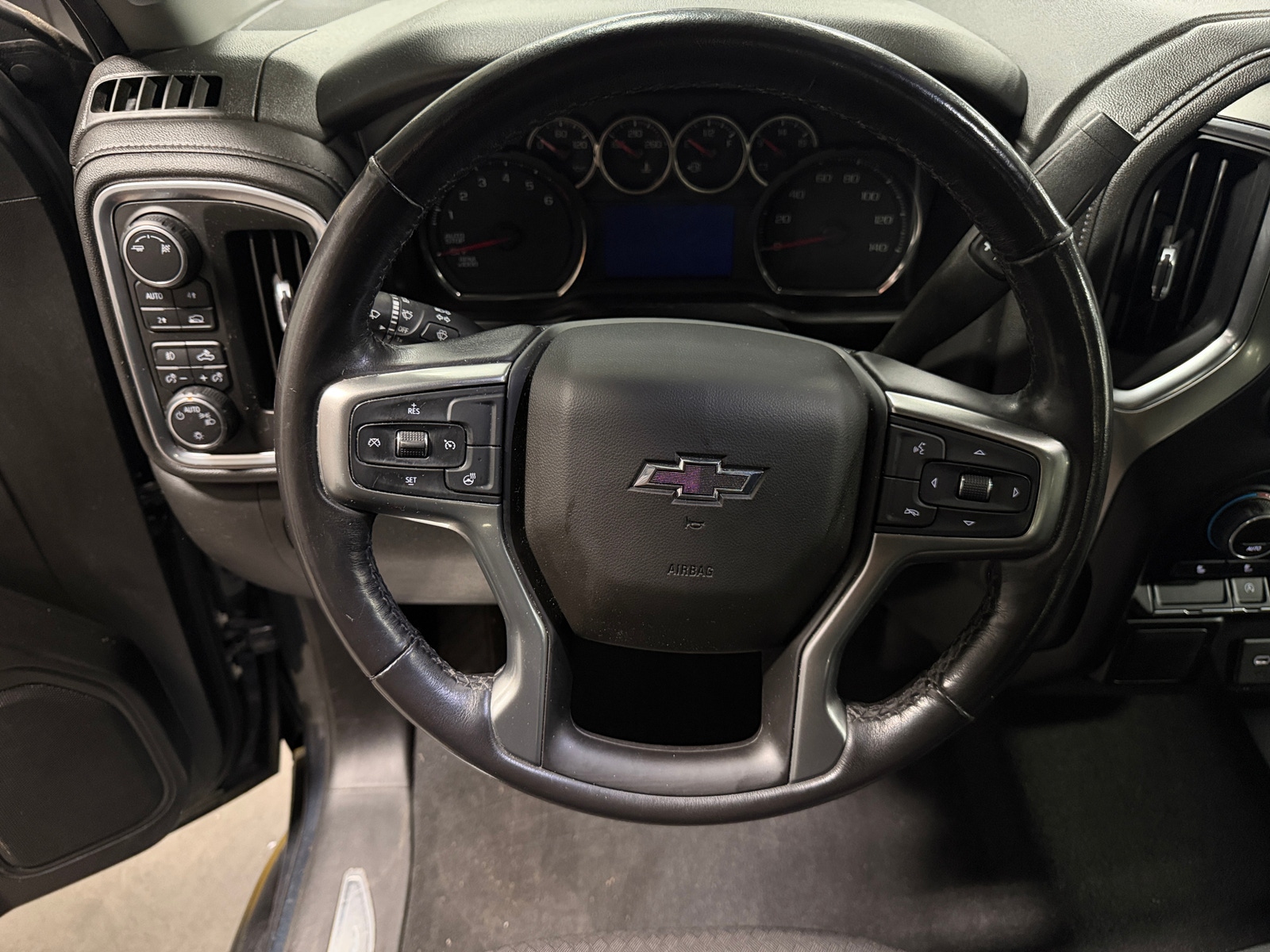 Thumbnail: 2019 Chevrolet Silverado 1500 - 5