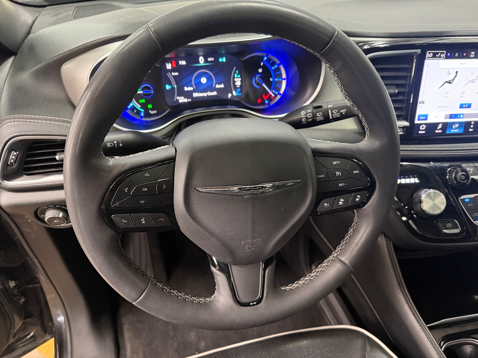 Thumbnail: 2024 Chrysler Pacifica - 4