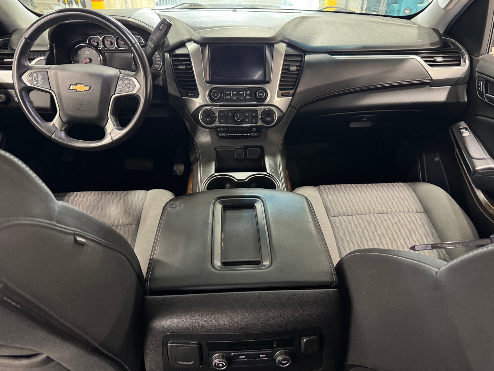 Thumbnail: 2016 Chevrolet Tahoe - 3