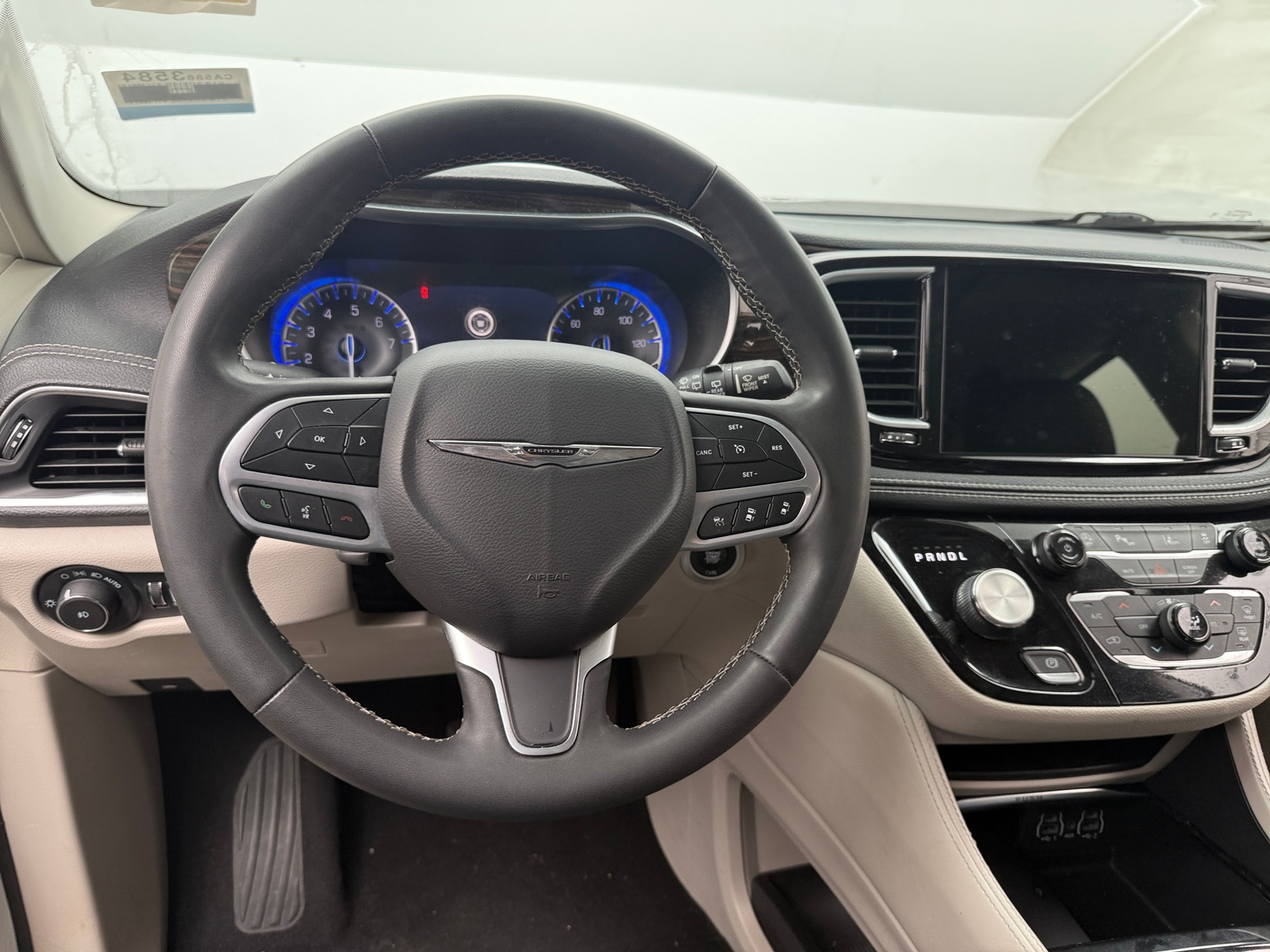 Thumbnail: 2023 Chrysler Pacifica - 4