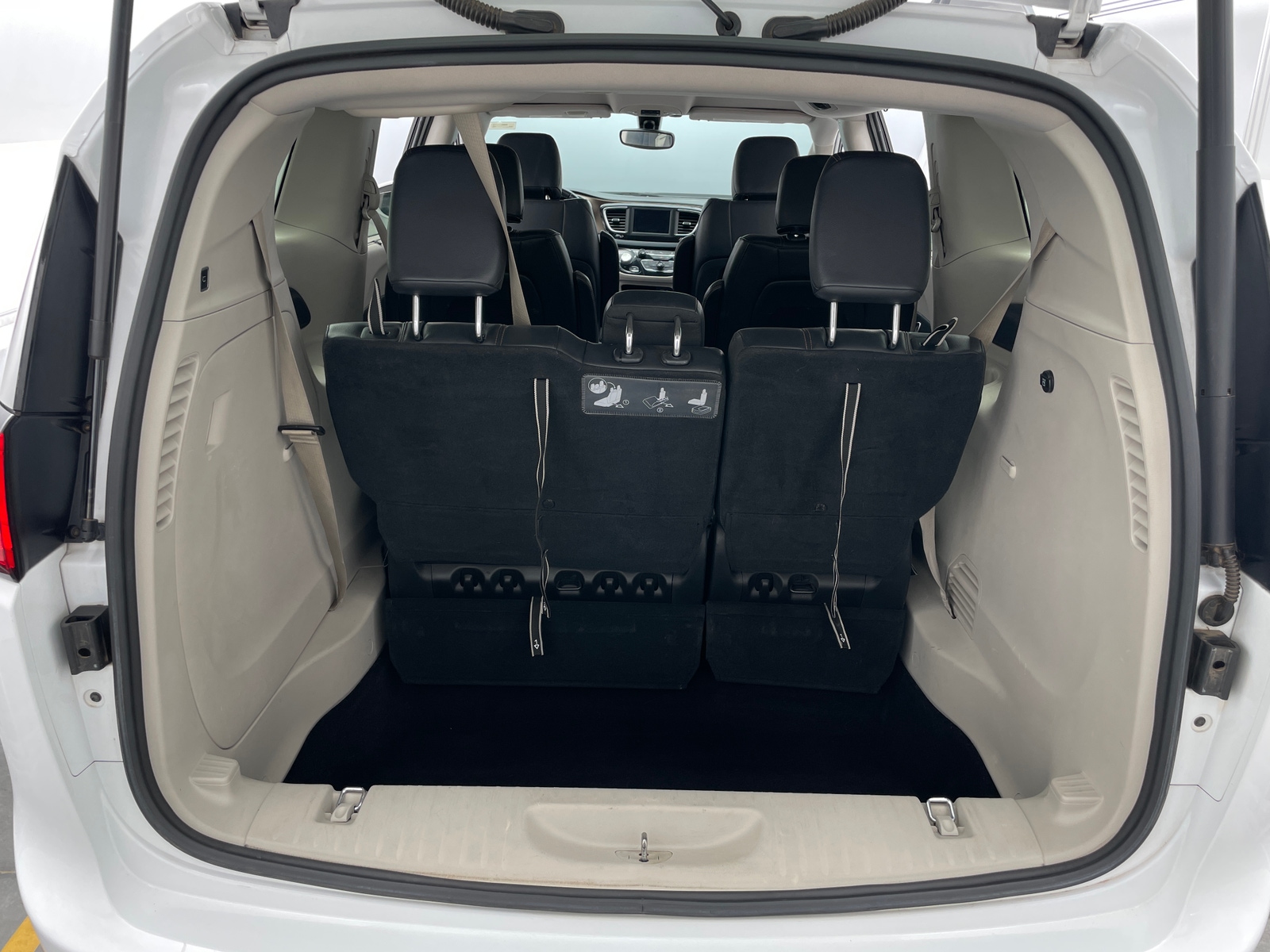 Thumbnail: 2018 Chrysler Pacifica - 6