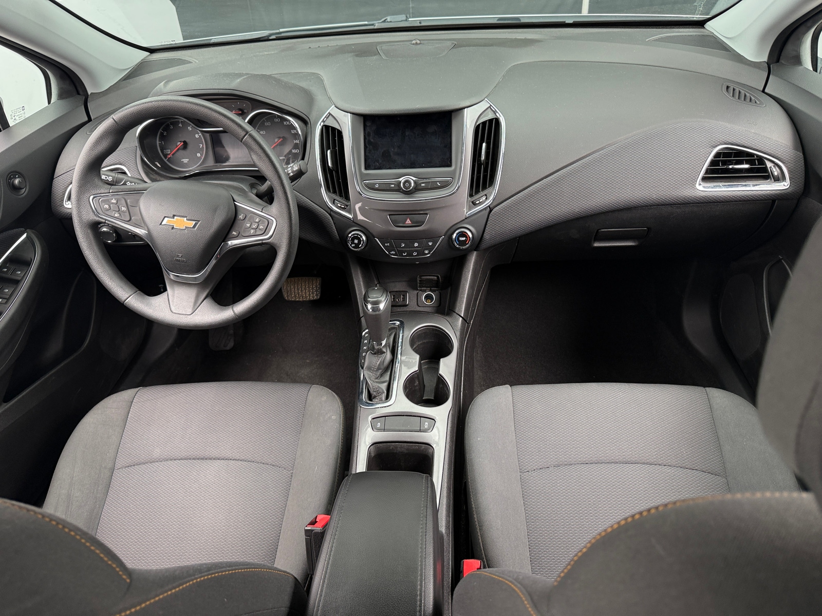 Thumbnail: 2019 Chevrolet Cruze - 3