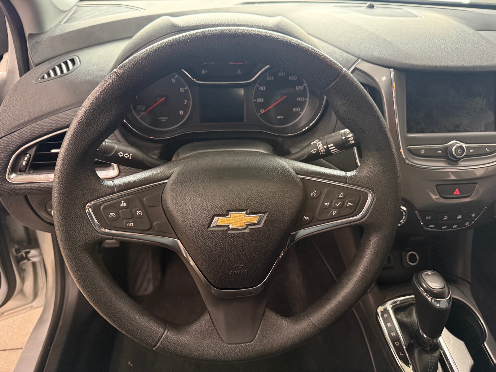 Thumbnail: 2019 Chevrolet Cruze - 5
