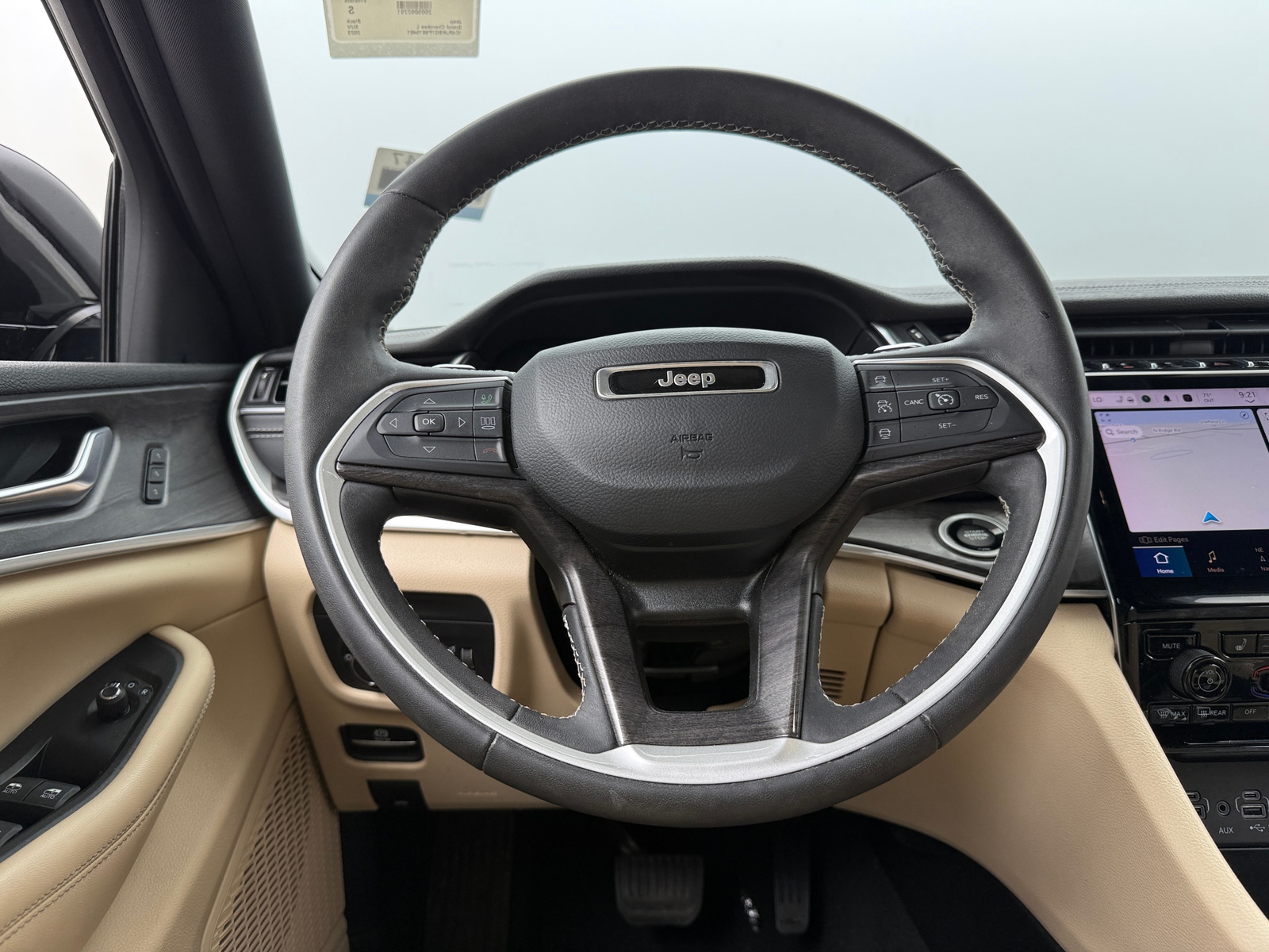 Thumbnail: 2023 Jeep Grand Cherokee L - 4