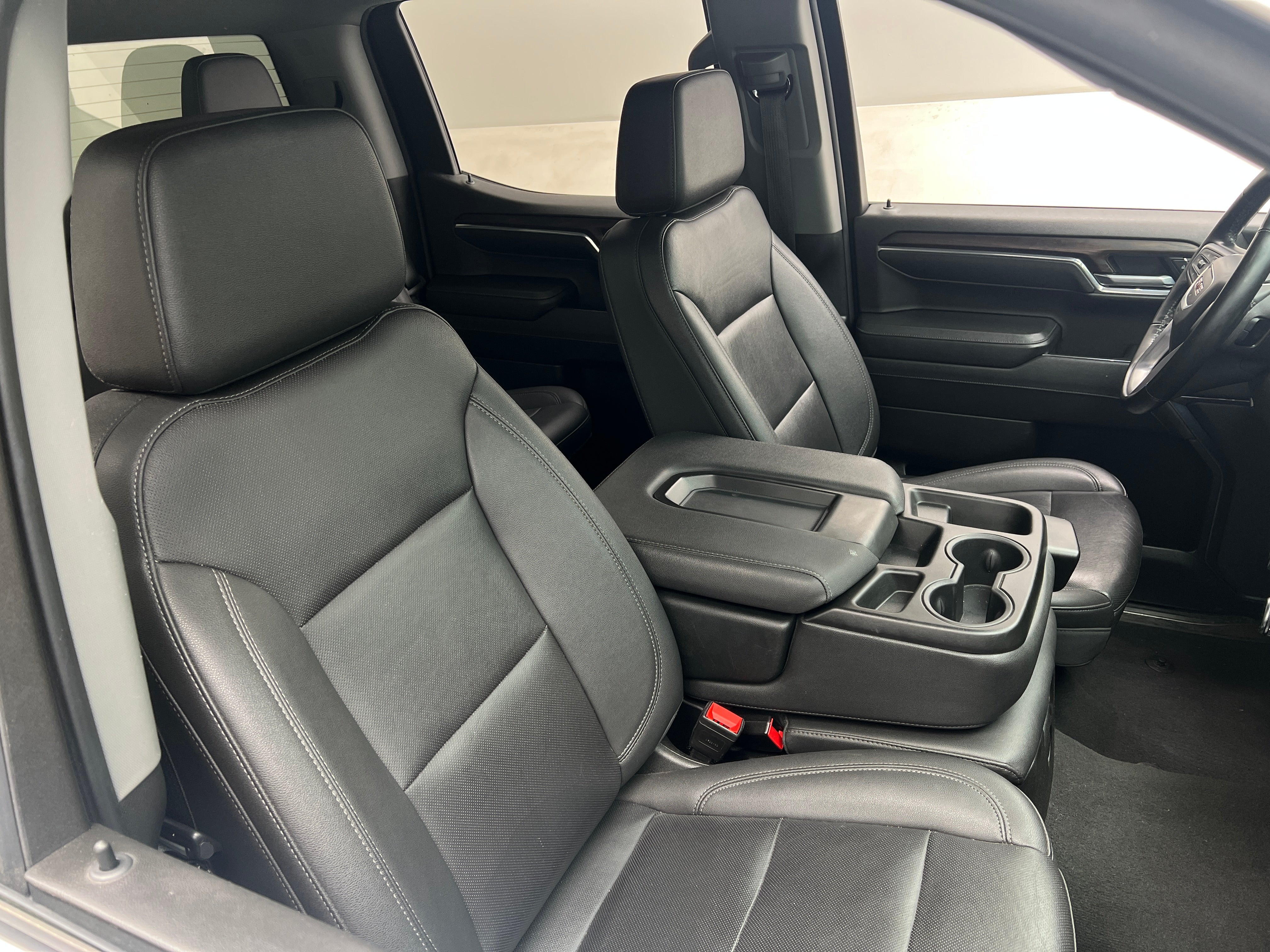 2024 GMC Sierra 1500 SLT - Photo 3