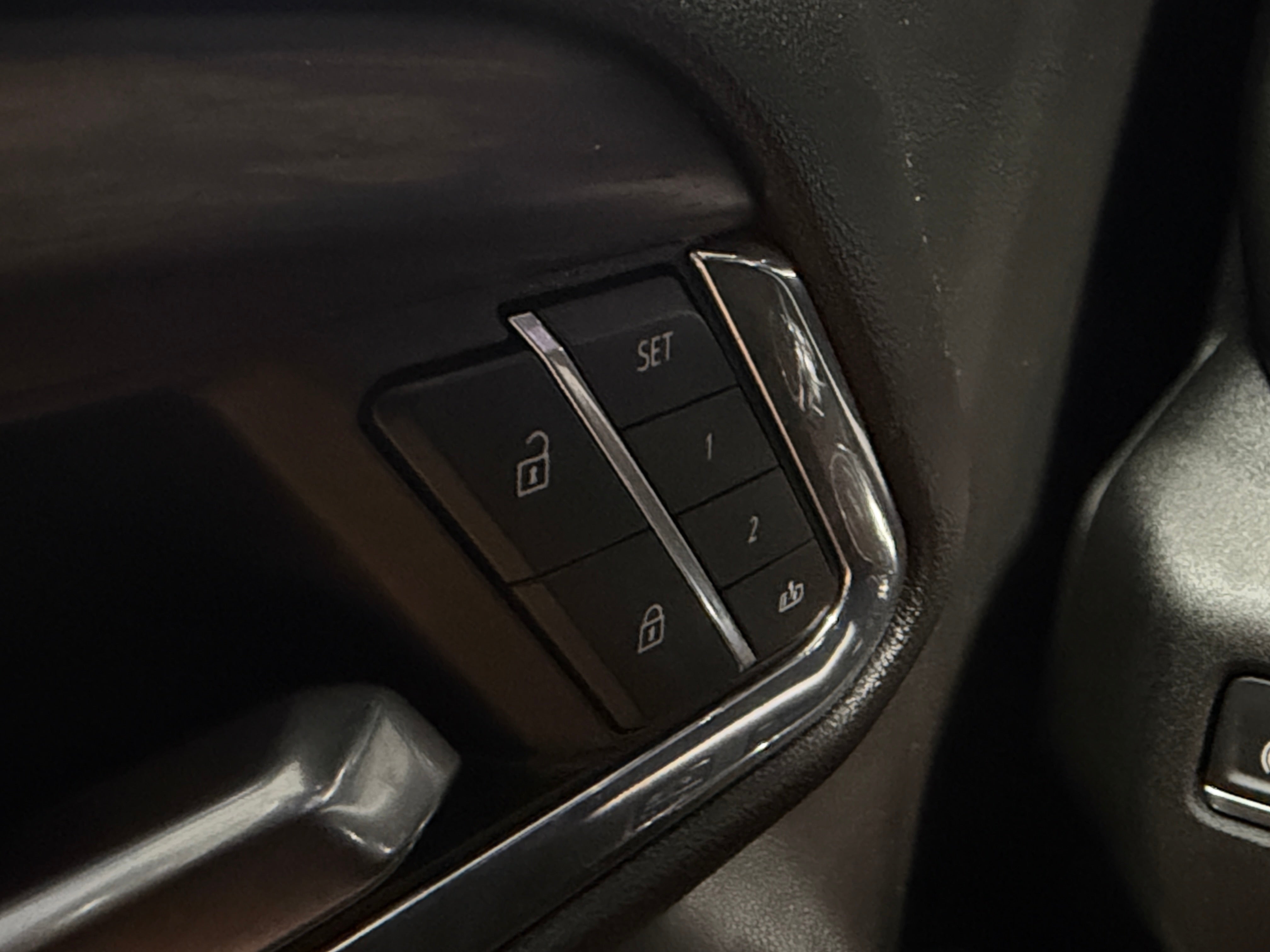 2024 GMC Sierra 1500 SLT - Photo 13