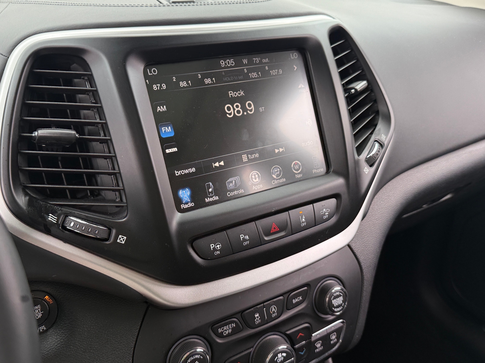 Thumbnail: 2017 Jeep Cherokee - 3