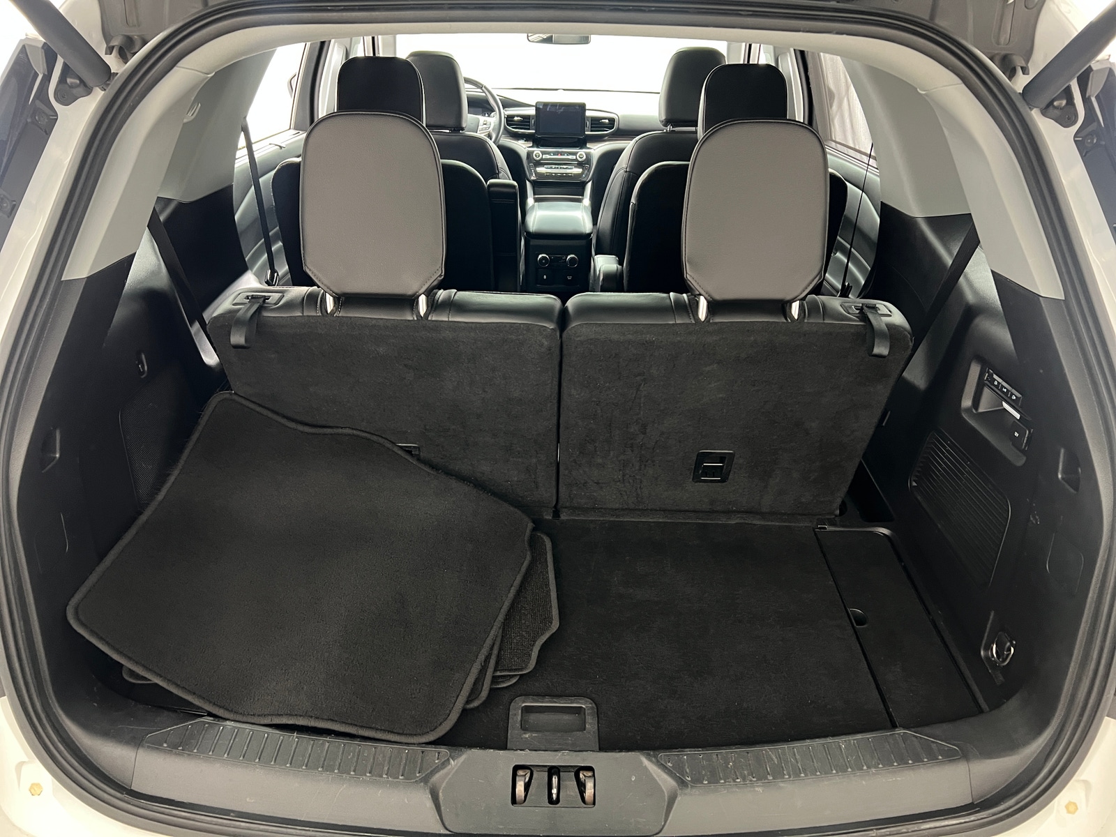 Thumbnail: 2021 Ford Explorer - 6