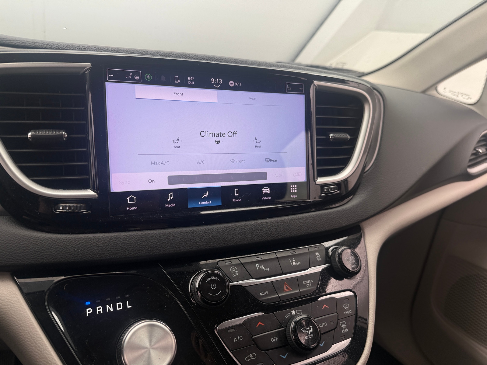 Thumbnail: 2024 Chrysler Pacifica - 3