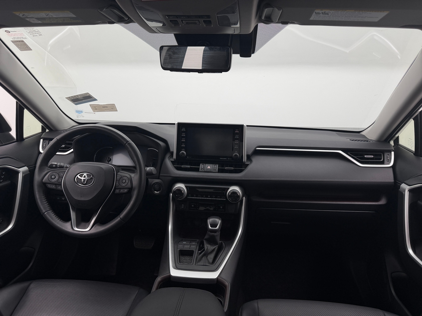 Thumbnail: 2019 Toyota RAV4 - 3
