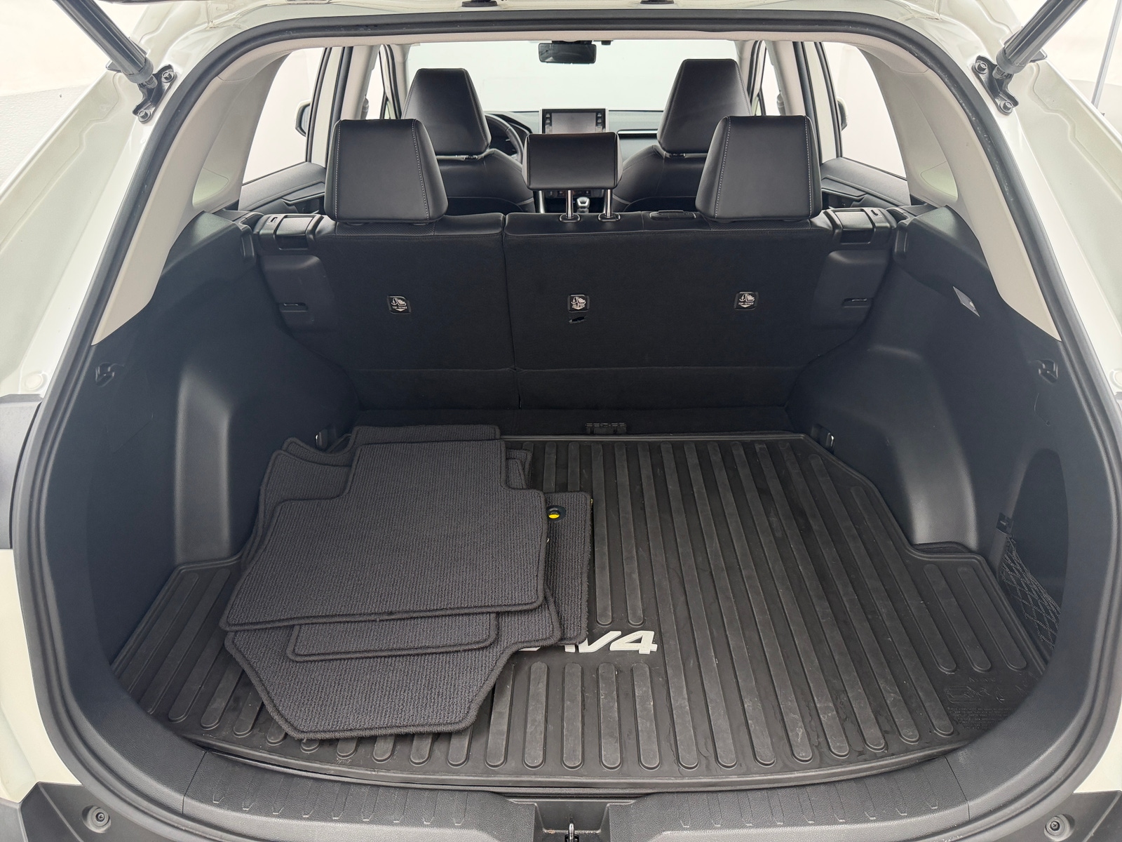 Thumbnail: 2019 Toyota RAV4 - 7