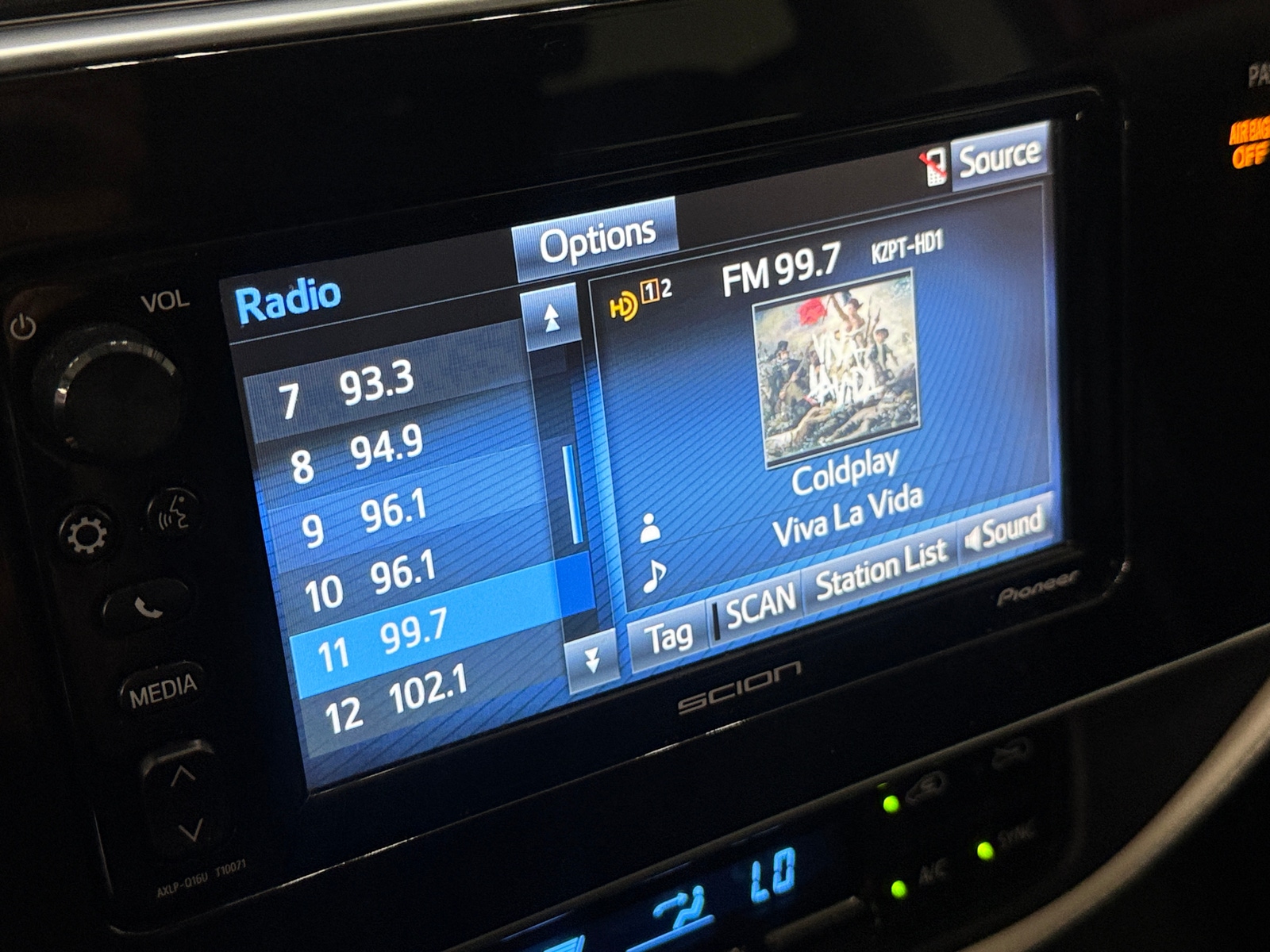 Thumbnail: 2016 Scion iM - 4